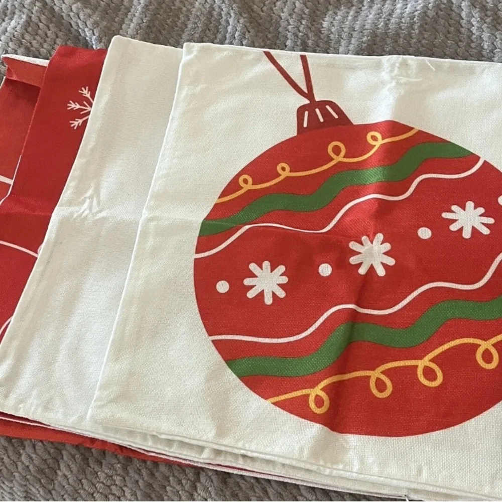 Pack of 4 Merry Christmas Bulb Tree Red White 18x18 Pillow Covers